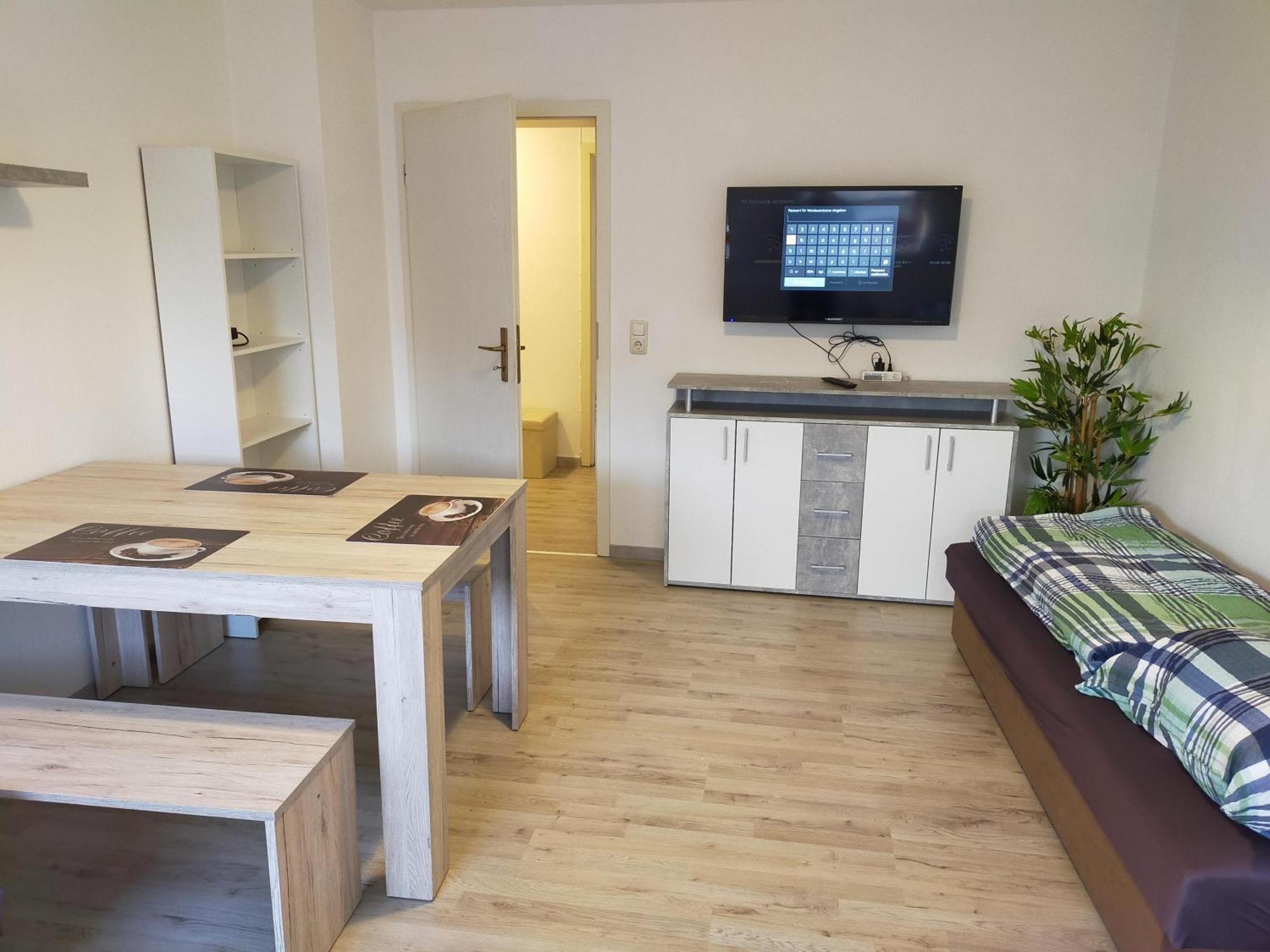 Flex Aparts - Grosse, Moeblierte Wohnung In Zwickau Mit 2 Zimmern Exterior photo